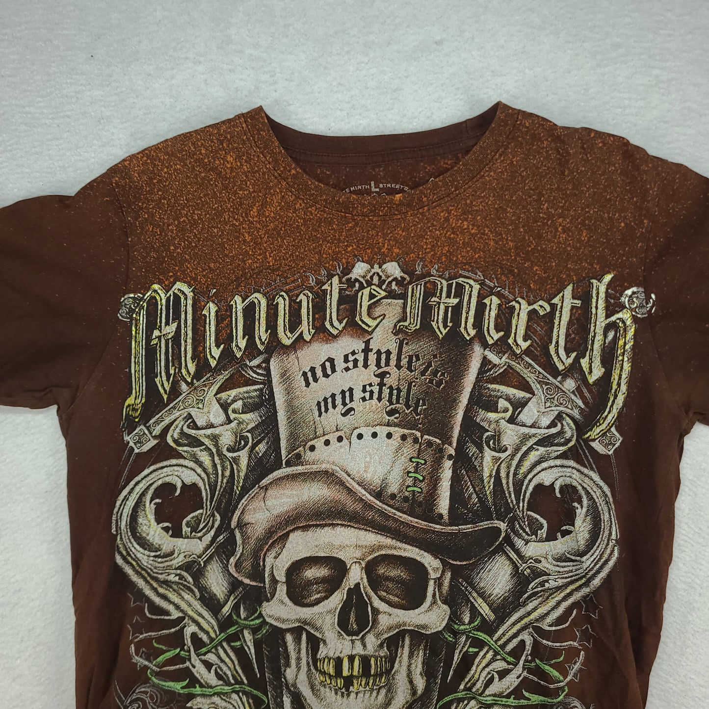 Minute Mirth Shirt Brown Y2K Short Sleeve Graphic Tee Size L Adult