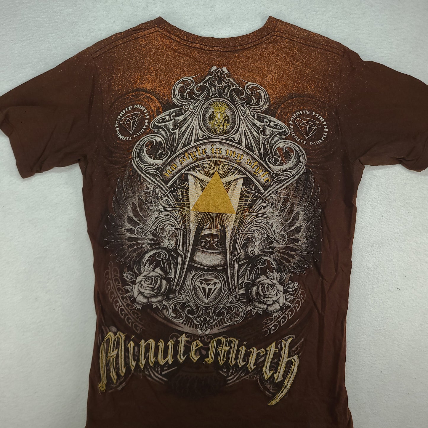Minute Mirth Shirt Brown Y2K Short Sleeve Graphic Tee Size L Adult