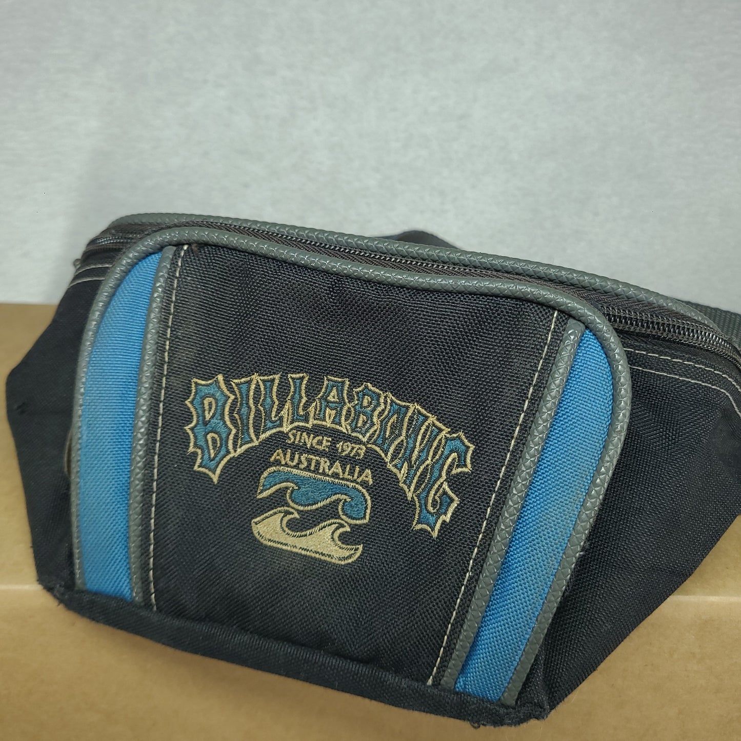 Vintage Billabong Bag Bum Bag Shoulder Pouch Travel Zip Polyester Collectors