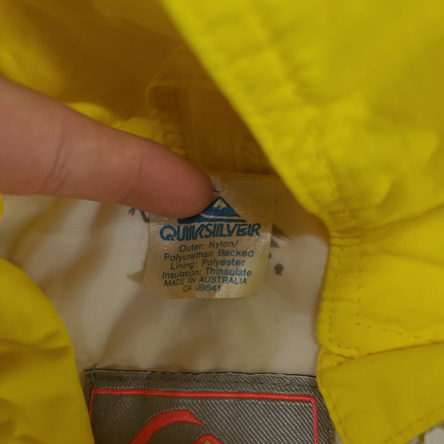 Vintage Quiksilver Jumper Windbreaker Yellow Size M Mens Nylon Pullover